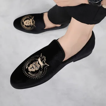 Роскошные Дизайнерские Модные Черные Бархатные Туфли С Острым Носком И Вышивкой, Мужские Повседневные Лоферы, Официальная Модельная Обувь Sapatos Tenis Masculino