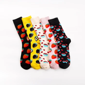 5 пар осенне-зимних новых красочных модных милых женских и мужских хлопчатобумажных носков с рисунком клубники, веселые повседневные носки в стиле Хэппи-Энд