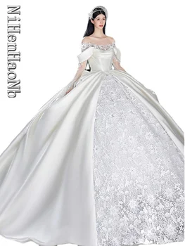 Элегантные атласные свадебные платья с вышивкой с открытыми плечами, кружевные свадебные бальные платья с шлейфом 2023 года