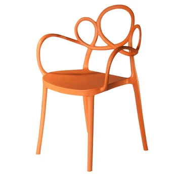 Скандинавские обеденные стулья Дизайнерское кресло для домашнего ресторана Современный минималистичный обеденный стул с утолщенной спинкой Ins из пластика для кухни