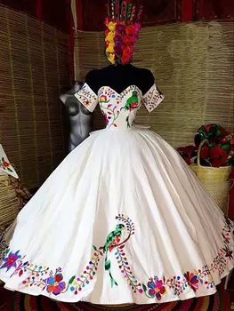 Платья Charro Quinceanera Бальное платье длиной до пола с вышивкой 