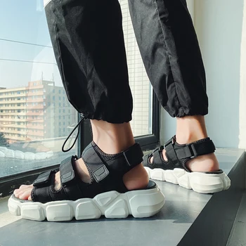 Новые мужские сандалии на платформе, пляжная обувь, летние мягкие кроссовки, мужская обувь, удобные легкие повседневные тапочки, черный, белый