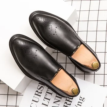 Мужская кожаная обувь, мужская обувь из натуральной кожи, весна 2023, новая деловая официальная одежда, стильная черная дышащая повседневная обувь с мягкой подошвой.